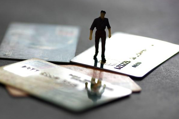 信用卡逾期，怎样才能最快上岸？